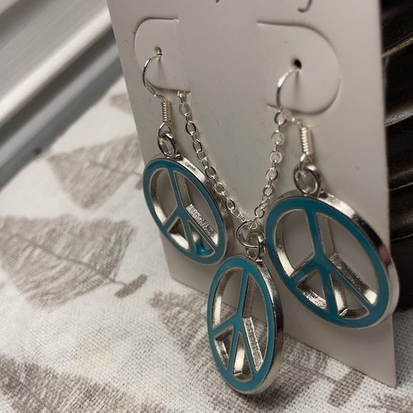 🛍️Peace Set Necklace & Earrings 🛍️3 for $13🛍️ SALE!! - Picture 3 of 4